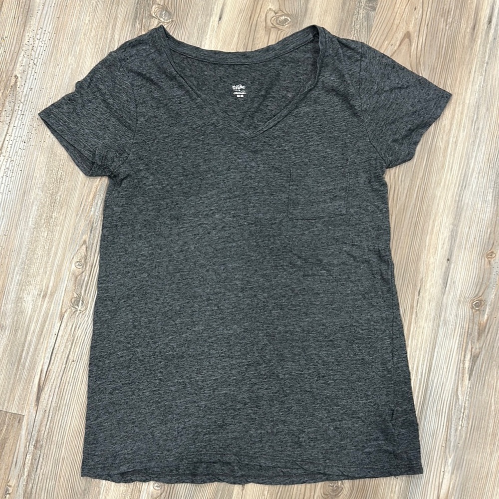 Mossimo size M gray V neck women’s w one pocket